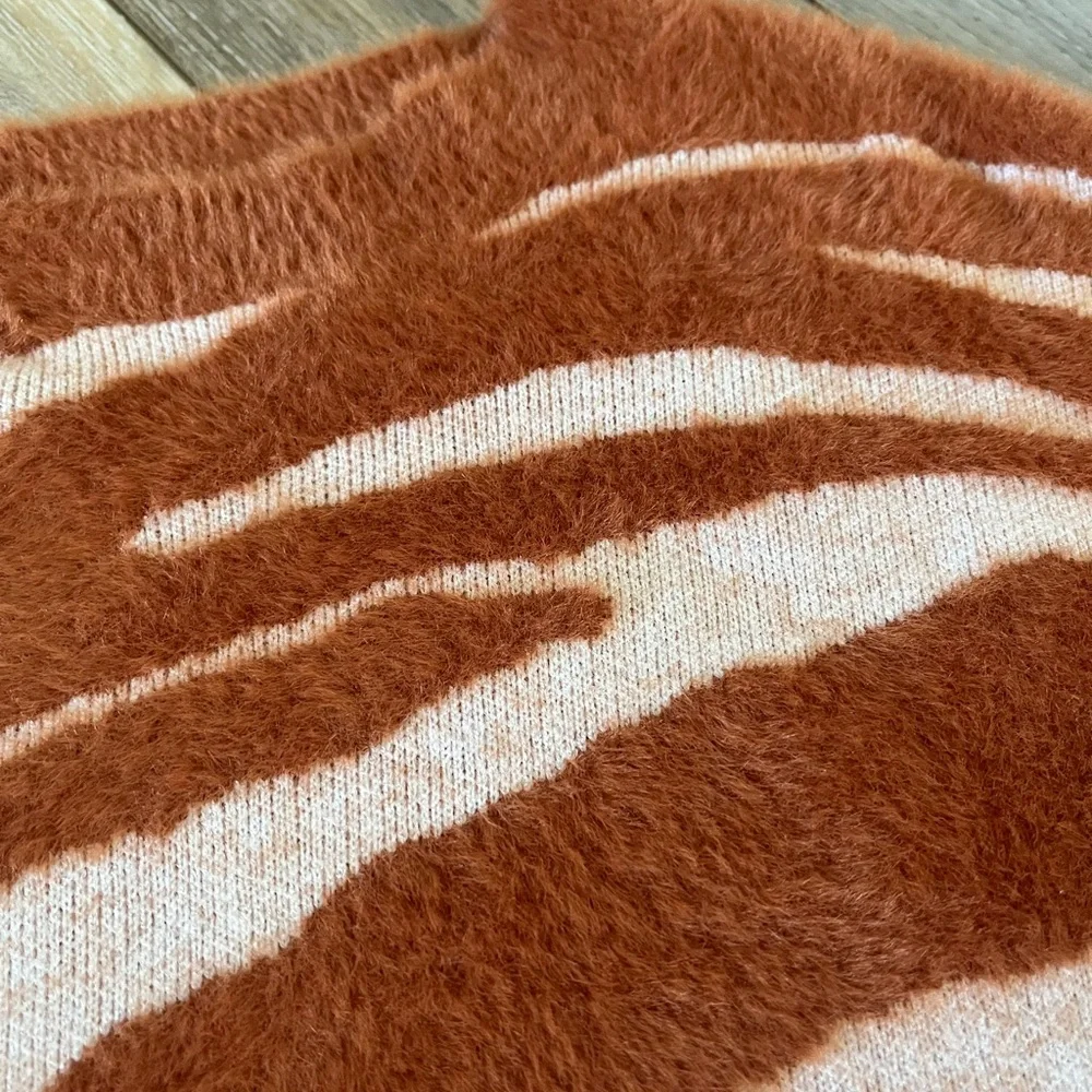 Baevely Zebra Print Crewneck Sweater - Picture 2 of 7